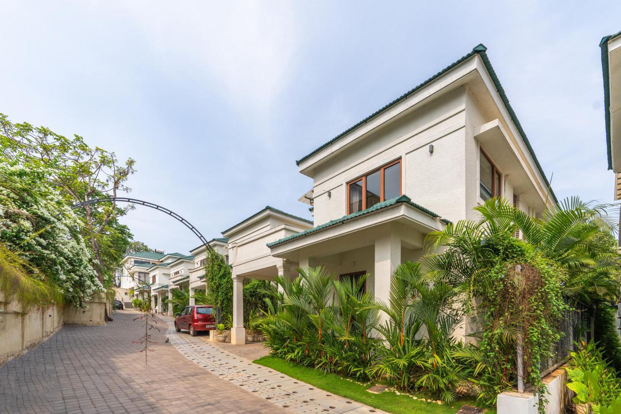 Elivaas 3 Bhk Pvt Pool & Bar - Villa Valerie Oxel Экстерьер фото